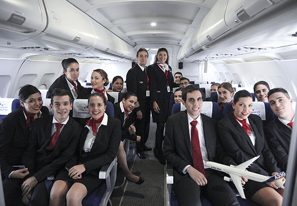 Prácticas en la nueva maqueta de avión de la Escuela Superior Aeronáutica de Madrid