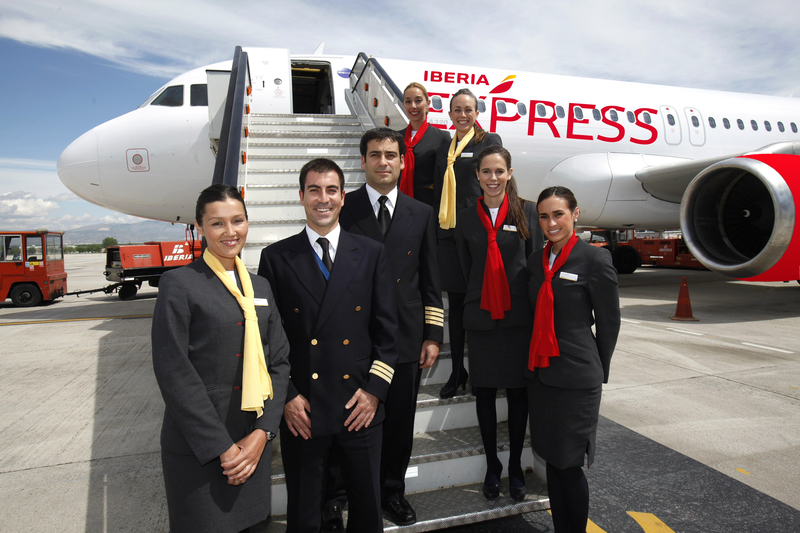 Oferta de empleo TCP: Iberia Express busca auxiliares de vuelo durante febrero de 2018